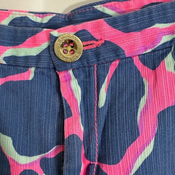 Lilly Pulitzer “Sri Lanka” Blue And Hot Pink Buttoned Shorts With Side Pockets - Picture 4 of 13
